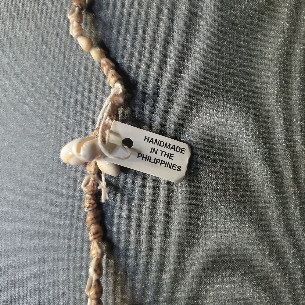 Handmade Shell Necklace - Picture 4 of 6